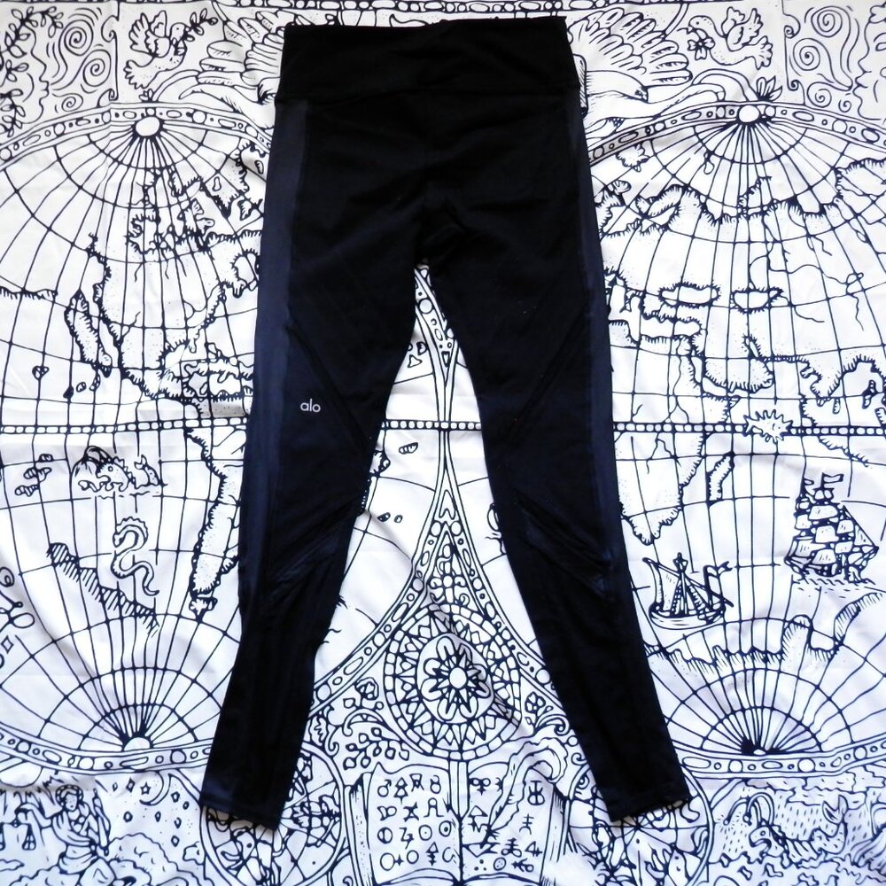 alo || Sheer Mesh Cut-out Epic Leggings in Black - Picture 11 of 13